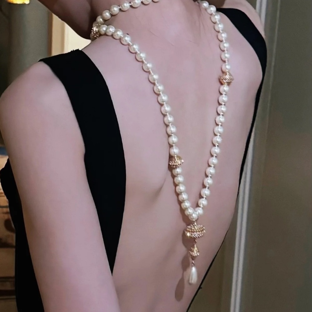 Marilyn Monroe-style vintage long chain-back elegant evening dress necklace